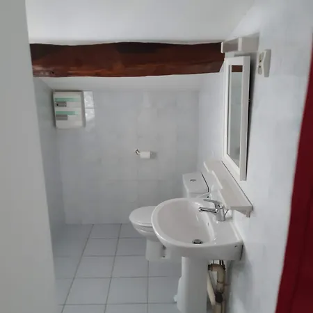 Holiday home 80 M2 Au Calme Et 20 Mn De La Landeronde
