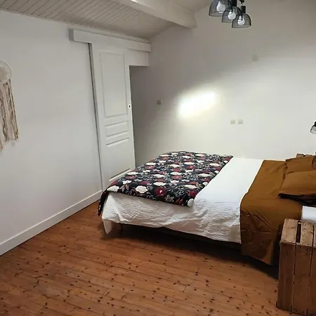 80 M2 Au Calme Et 20 Mn De La Landeronde