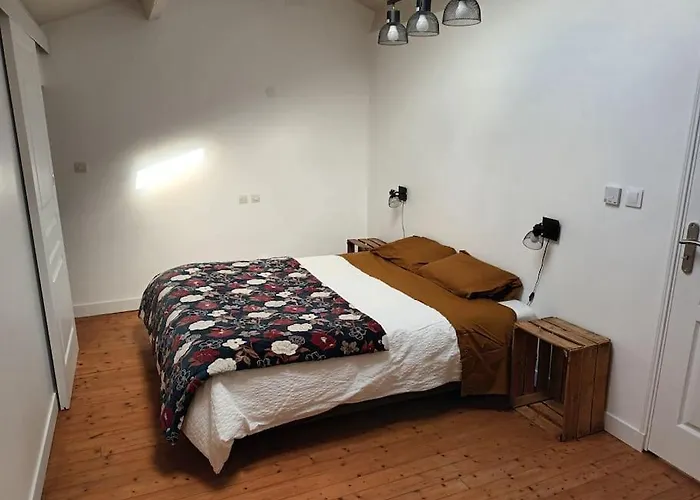 80 M2 Au Calme Et 20 Mn De La Landeronde