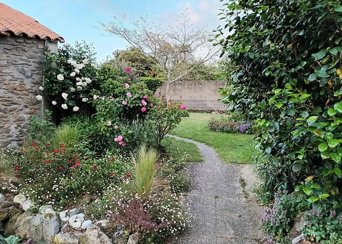 80 M2 Au Calme Et 20 Mn De La *